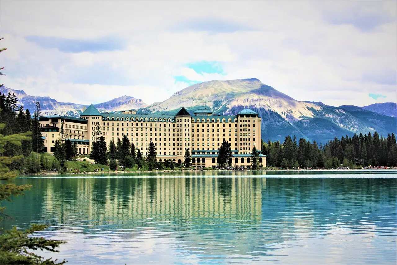 News | US hotel deals: Fairmont Scottsdale Princess sells for $241.36 million - CoStar