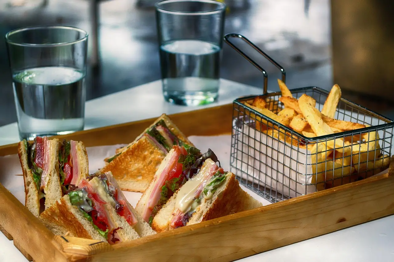 'Nobody's spending $17 on an egg sandwich': Restaurant owners say inflation forcing tough menu choices - Fox News