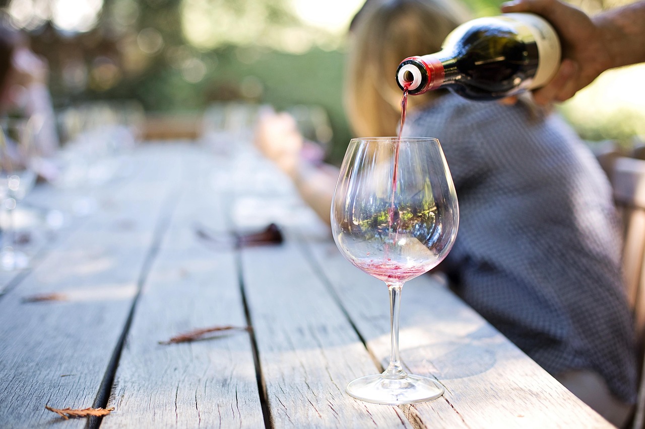 Here's Why Your Favorite Server Quit the Restaurant - Food & Wine