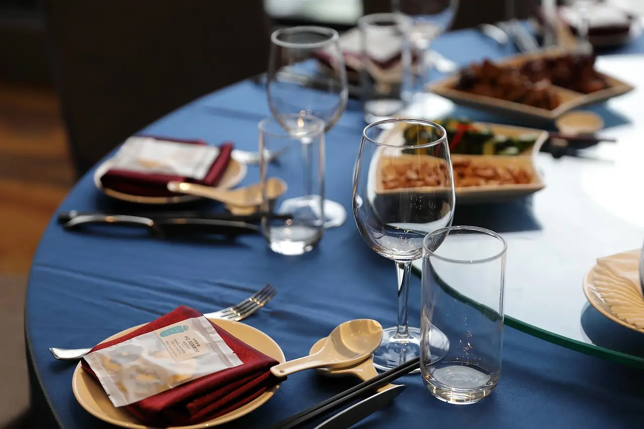 Houston & Hawkes wins VodafoneThree catering contract - The Caterer
