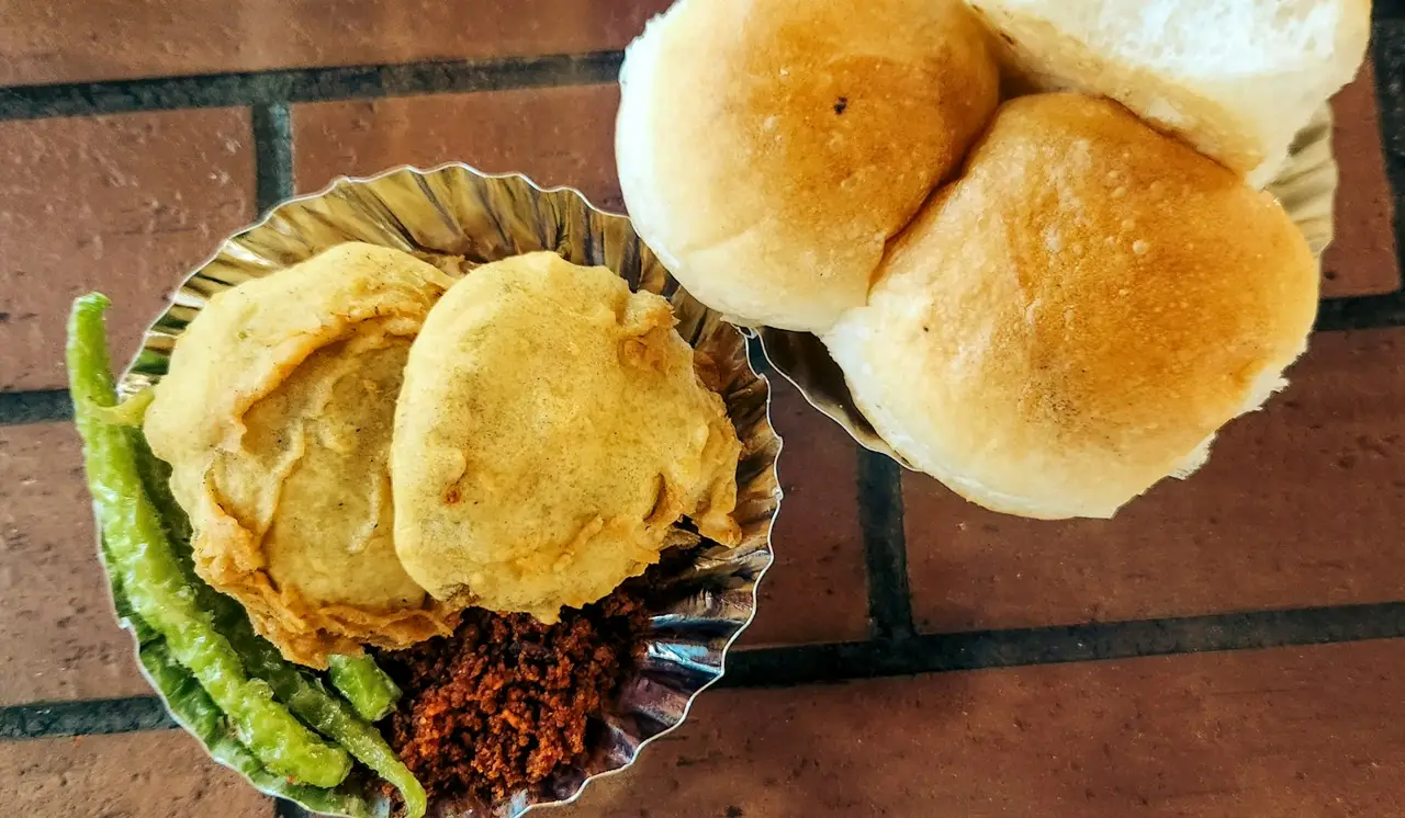 Mumbai Restaurant Price Hike Explained: What's Behind the 10–15% Increase? - Esquire India